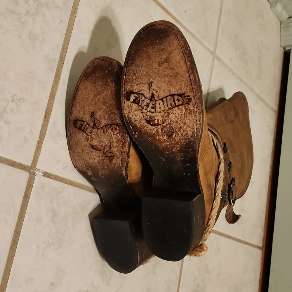 Freebird by Steven Drove Boots - Picture 4 of 11